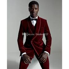 When you wear dark red suits, you will look more professional and authoritative. High Quality Double Breasted Dark Red Velvet Wedding Groom Tuxedos Shawl Lapel Groomsmen Men Suits Prom Blazer Jacket Pants Vest Tie W83 Mens Formal Mens Italian Suits From Finished123 74 77 Dhgate Com