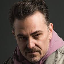 Robert Scott's Instagram, Twitter & Facebook