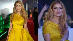 Mustard yellow dress blonde hair. Momina Mustehsan Bullied On Social Media For Going Blonde Lens