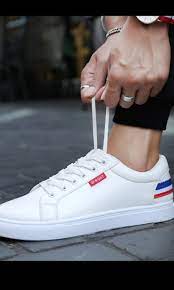 Dapatkan produk fashion terbaru tahun ini dengan harga grosir dan garansi retur 30 hari. Sepatu Kets Pria Merk Fashion Fesyen Pria Sepatu Sandal Di Carousell