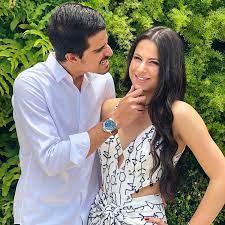 Aos 21 anos, o ator estrelava a novela marina. Enzo Celulari Se Declara Para Sophia Raia Em Seu Aniversario Acordei E Ela Virou Uma Mulher Vogue Gente