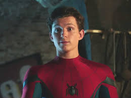 But the devil all the time actor has also put a face mask on. Tom Holland Explains Spider Man Suit Challenges