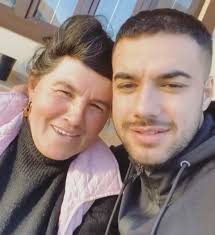 Culita sterp si carmen de la salciua. Ce Spune Mama Lui CuliÈ›Äƒ Sterp Despre Carmen De La SÄƒlciua Credeam CÄƒ Se Va CuminÈ›i Impact