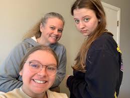 Maid in Tea Cleaning