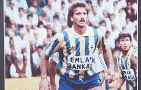 Teknik direktör sayfasında sezon bazlı olarak, semih yuvakuran isimli teknik direktörün çalıştırdığı takıma, doğum tarihi ve doğum yeri bilgilerine ulaşabilirsiniz. Football Turks On Twitter After Bursaspor Career Semih Yuvakuran Played For Both Of The Rivals Galatasaray And Fenerbahce Between 1984 96