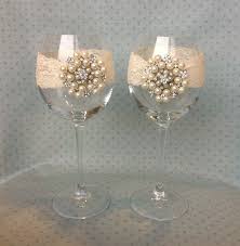 Y telas es para todo tipo de eventos como boda, xv años, baby shower, bautizo, primera. Set Of Two Wedding Wine Charm Anniversary Wine Charm Bride And Groom Wine Glass Head Table Wine Gl Copas De Vino Decoradas Copas De Novios Decoracion De Copas