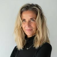 Jennifer Maze's Instagram, Twitter & Facebook