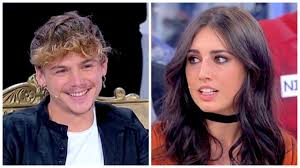 Ecco chi preferirà fra martina e carolina. 5qk3f 9dfqg5vm