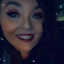 AlanaThompson, a.k.a. #HoneyBooBoo, was our cover star last month, so we  had to show the issue to her, her mom #MamaJune and her sisters  #LaurynEfird and #JessicaShannon! #MamaJuneFamilyCrisis