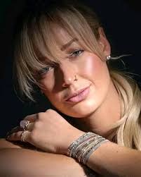 Honey, you're looking at my post, and you can't even say hi to me or you  don't love me anymore 💔it's me Sophie Cunningham i love you all ♥️