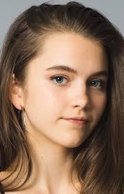 Хлоя Ист (Chloe East): фильмы, биография, семья, фильмография — Кинопоиск