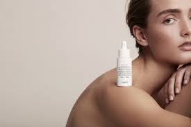 Amy Vien's Instagram, Twitter & Facebook