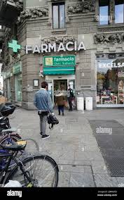 Farmacia milano immagini e fotografie stock ad alta risoluzione - Alamy