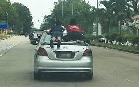 Sebelum saya memulai mengisi atikel perdana ini, saya ucapkan marhabban ya ramadhan, selamat datang bulan suci nan penuh berkah dan ampunan. Pemandu Bawa Kanak Kanak Atas But Kereta Bergerak Ditahan Free Malaysia Today Fmt