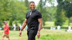 The tv star is also a football analyst on fox nfl sunday. Michael Strahan Q A On Betting On The Course His Dream Foursome And More