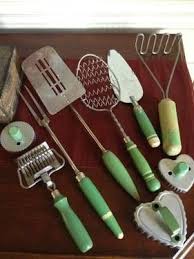 Francis nicholson is america's first documented planemaker because it's believed he became the first planemaker to imprint his name on the tools he created. Antique Green Wood Handle Kitchen Cooking Utensils Lot Of 9 Vintage Kitchen Utensils Green Kitchen Utensils Kitchen Handles