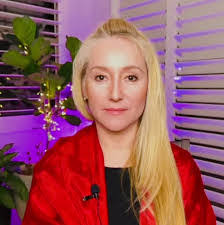 Enedina Nunez's Instagram, Twitter & Facebook