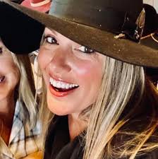 Holly Coates (@holly.coates.39) • Facebook, Connect with friends