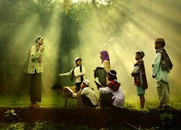 Cuma mereka kurang jaga nada suara, pemilihan bahasa dan tak mampu kawal emosinya bila nak tuntut hak padahal orang yang paling benar adalah orang yang paling 2. Adab Adab Penuntut Ilmu Dan Kalam Para Ulama Palontaraq