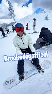 Shredding with @brookedagofficial !! , #surfergirl #snowbunny