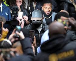 Chris Brown given suspended sentence over bottle attack at London club - The Guardian