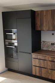 Visualisierung von 3d world renderings. 5 Kuche Dunkles Holz In 2020 Kuche Schwarz Kuchen Design Kuche Holz Modern