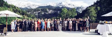 Das kreuzjochhaus bei garmisch ist nicht einfach eine hütte im wetterstein gebirge, es ist vielmehr die perfekte eventlocation für seminare, veranstaltungen & feiern. Location Fur Die Hochzeit In Bayern Heiraten Auf Der Alm