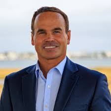 Larry Knopf's Instagram, Twitter & Facebook