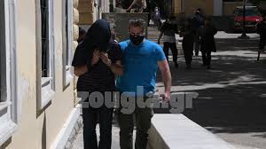 Σε 11 ανέρχονται τα θετικά κρούσματα που έδωσε η περιοχή της νέας σμύρνης, καθώς ένας ακόμη νεαρός ρομά, που δεν αποτελεί μέρος της σύμφωνα με πληροφορίες της σελίδας ο 22χρονος ρομά μετέβη χθες δευτέρα στο εφημερεύον γενικό νοσοκομείο λάρισας με ύποπτα συμπτώματα και μετά. Eley8eros Afe8hke O 22xronos Epidei3ias Ths Neas Smyrnhs