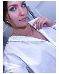 Eva Alba Villares added a new photo —...