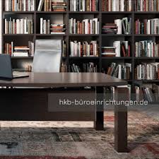 Arbeitszimmer Und Home Office In 2020 Chefschreibtisch Home Office Buroeinrichtung