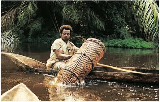 Pêche traditionnelle : un héritage ancestral légué aux peuples - Magazine Actualites Cameroun