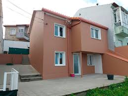 Encuentra alojamiento al mejor precio. Casa De 3 Dormitorios En Vigo