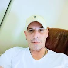 Should tile be centered