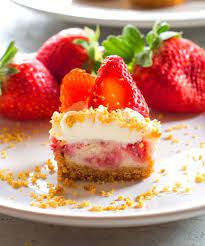 Aug 01, 2018 · steps 1 using small apple corer or sharp paring knife, carefully remove hulls from strawberries. Strawberry Cheesecake Cupcakes The Girl Who Ate Everything