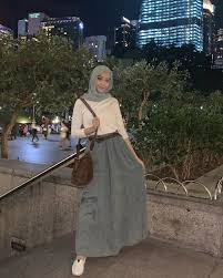 Datuk also means grandfather and his wife is known as nenek or grandmother. Biodata Instafamous Fala Zainal Kakak Penyanyi Ismail Izzani