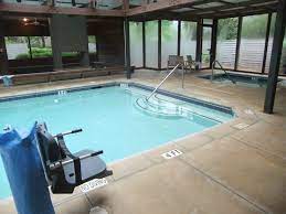 Just six miles away from callaway gardens, this peaceful cabin sits on 135 acres of greenery in pine mountain, georgia. Cottages Indoor Pool Hot Tub Picture Of Callaway Resort Gardens Pine Mountain Tripadvisor