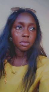 JUST IN: Two Junubin slay queens cried like a 7 year old baby boy after  they were both dumped at the same time and at the same place during  Valentine's Day. Reporting