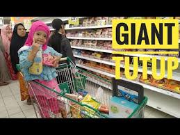 Giant sawojajar malang tutup, tidaka ada lagi aktivitas yang nampak di hari sabtu (21/12/2019). Giant Tutup Hiks Youtube