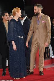 What kind of movie is honor swinton byrne in? Tilda Swinton 60 Says She Identifies As Queer As She Speaks Out Finding Her Circus Aktuelle Boulevard Nachrichten Und Fotogalerien Zu Stars Sternchen