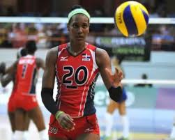 A levantadora macris deixou a quadra no terceiro set depois de sofrer uma lesão no tornozelo direito e foi a macris já está fazendo tratamento fisioterápico, vai ser acompanhada de perto e vamos. Oficial Dominicana Brayelin Martinez E Do Praia Web Volei
