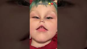 Danielle Woomer's Instagram, Twitter & Facebook