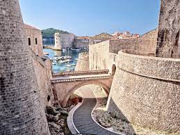 It is one of the most prominent tourist resorts of the mediterranean, a seaport and the center of the dubrovnik. Unsere Highlights Fur Einen Dubrovnik Stadtetrip Austrian Blog