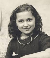 Julie Perman's Instagram, Twitter & Facebook