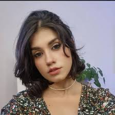 Kakashi diciendo "me voy" y "ya llegué" cuando vivía solo :')// yo