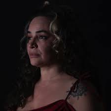 María Laura Marín, percusionista, bailarina y docente., Integró durante 6  años la agrupación Nuevo Arte Nativo de los directores Koki y Pajarín  Saavedra. También fue parte en percusión y danza de la ...