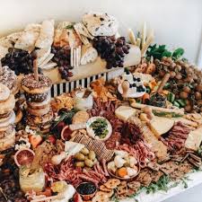 As the name implies, it is a table for grazing or eating. 4 Tips To Style A Grazing Table And 25 Examples Weddingomania