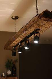 Rustic ceiling light handmade out of reclaimed oak wine barrel for 3 lights e27 bulb holder. 87 Aussergewohnlich Inspirierende Beleuchtungsideen Fur Den Schienenverkehr K Rustic Track Lighting Rustic Lighting Rustic Ceiling Lights