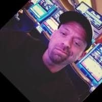 Brad Eakins's Instagram, Twitter & Facebook