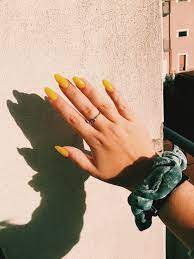 Photos from podium shows and designers' applications indicate nostalgia for the 80th. Nails Yellownails Aesthetic Summer Moodboard Longnails Italian Italy Scrunchies Pandora Music Nails Yellow Nails Cute Nails